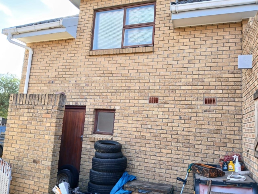 4 Bedroom Property for Sale in Hartenbos Central Western Cape
